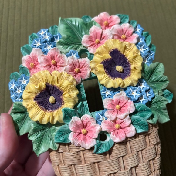 Vtg Avon Basket Of Flowers 3D Single Light Switch Cover Colorful Grandmacore - Picture 2 of 7